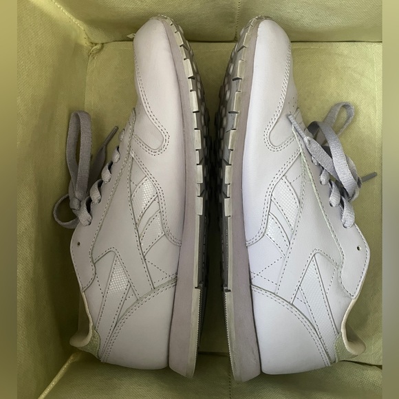 Purple pastel monochromatic Reebok classics with silver opalescent snakeskin - Picture 3 of 8